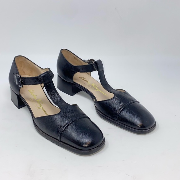 Salvatore Ferragamo VTG T-Strap Black Leather Shoe - Picture 10 of 13
